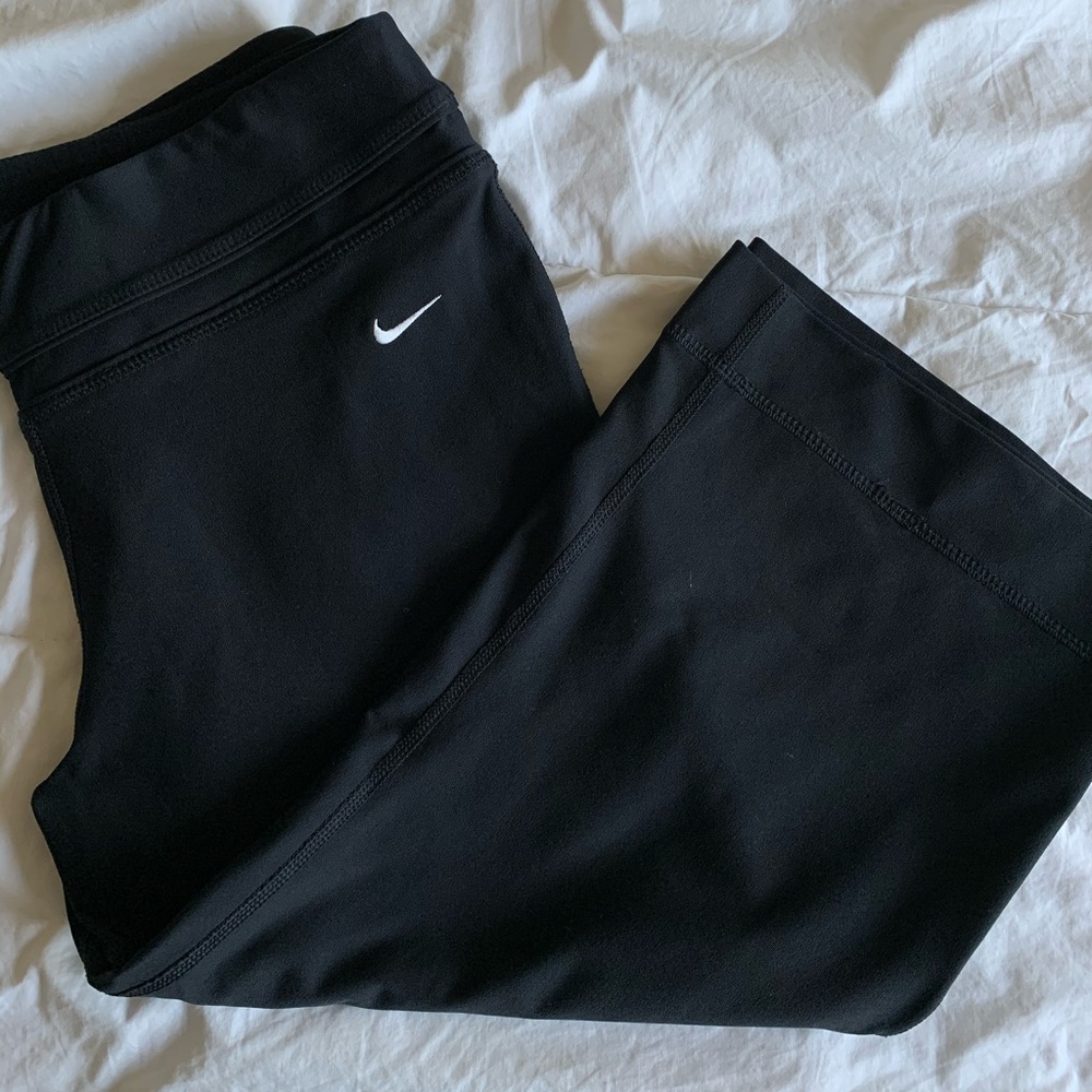 🛍Black Nike Dri-Fit Capris - Picture 2 of 5